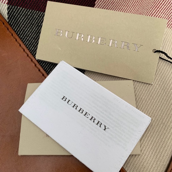 💯Authentic Burberry Mega Check Canvas Medium Hobo - Picture 3 of 8